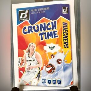 Paige Bueckers Basketball Card Crunch Time Rookie Card #19 Dallas Wings WNBA